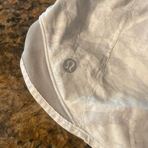 Lululemon 10 athletic shorts